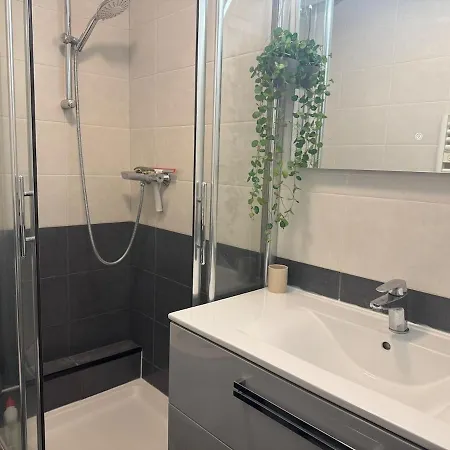 4 People Pool Air Conditioning Garden