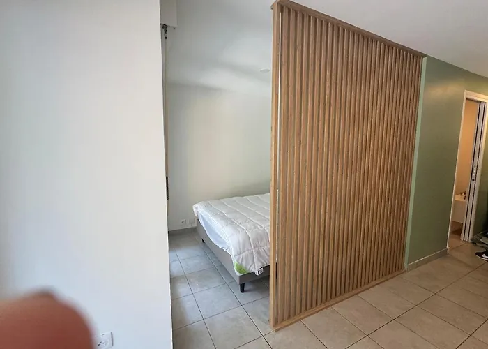 4 People Pool Air Conditioning Garden Apartment