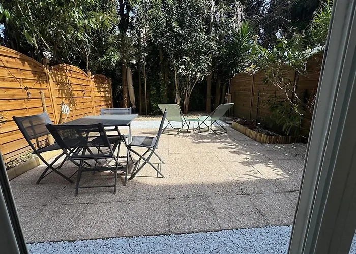 4 People Pool Air Conditioning Garden